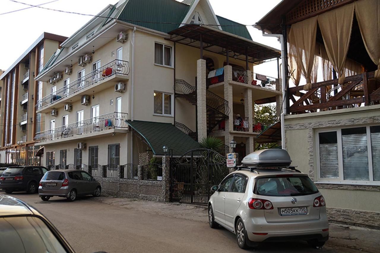 Гостевой дом Guest House Aphyn Leto Гагра-4