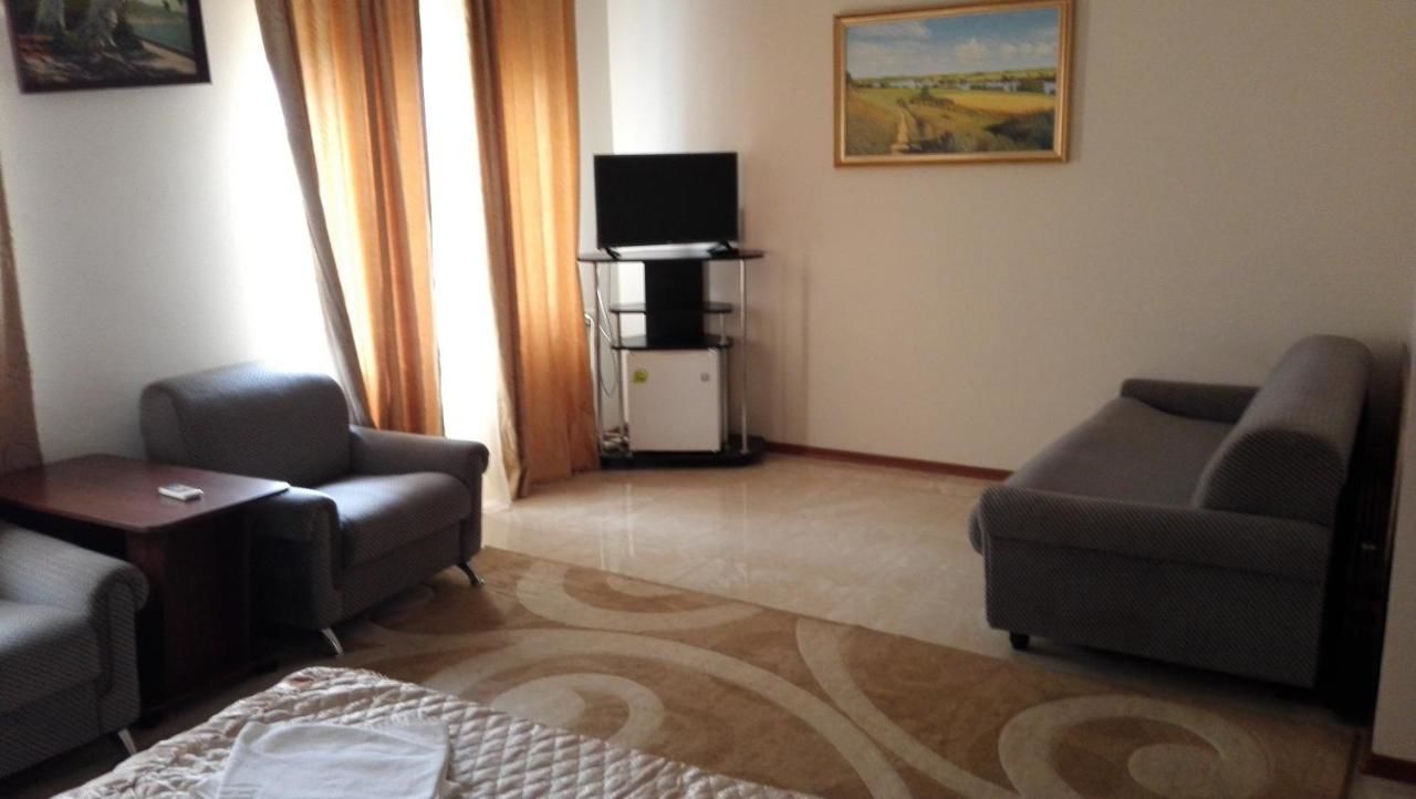 Гостевой дом Guest House Aphyn Leto Гагра